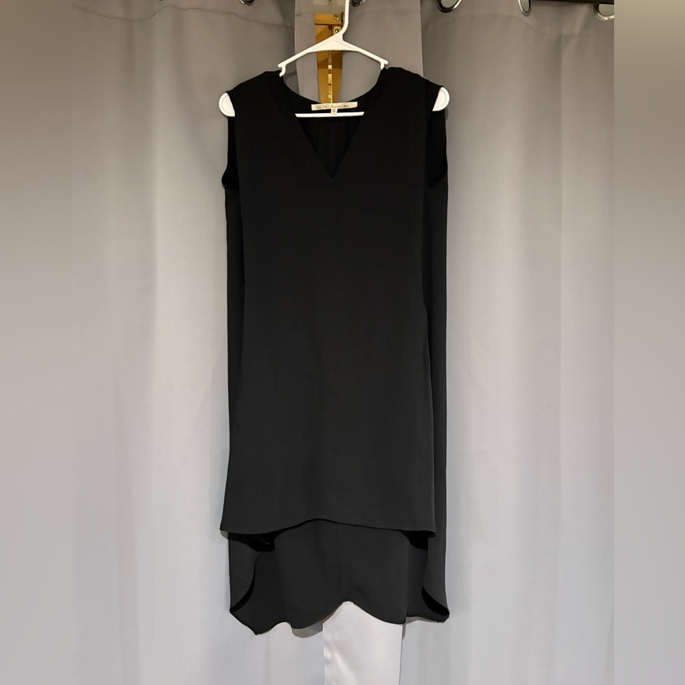 Women’s Rachel Roy black sheath dress.